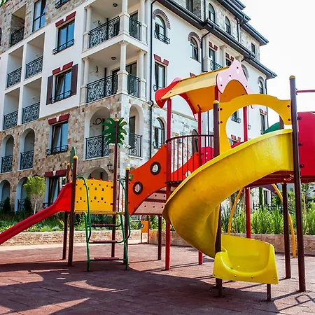 Artur Aparthotel 3*