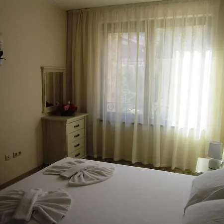 Aparthotel Artur 3*