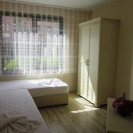 Aparthotel Artur 3*